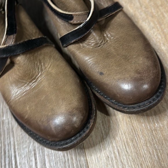 Freebird Brown Strappy Booties Stair - Picture 5 of 7